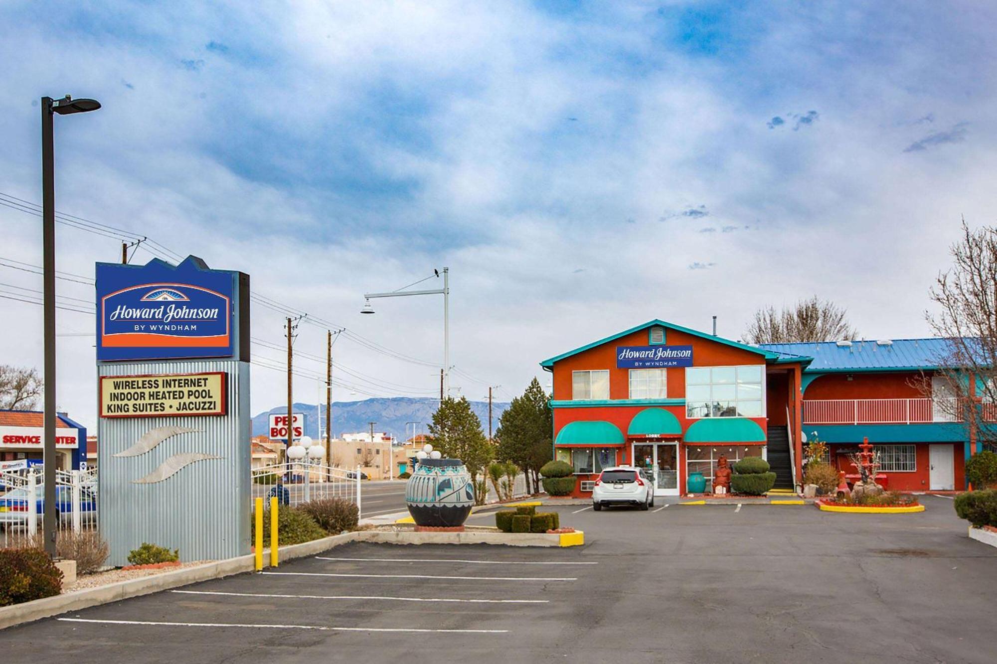 ألباكركي Sandia Peak Inn Old Town Abq, A Howard Johnson By Wyndham المظهر الخارجي الصورة