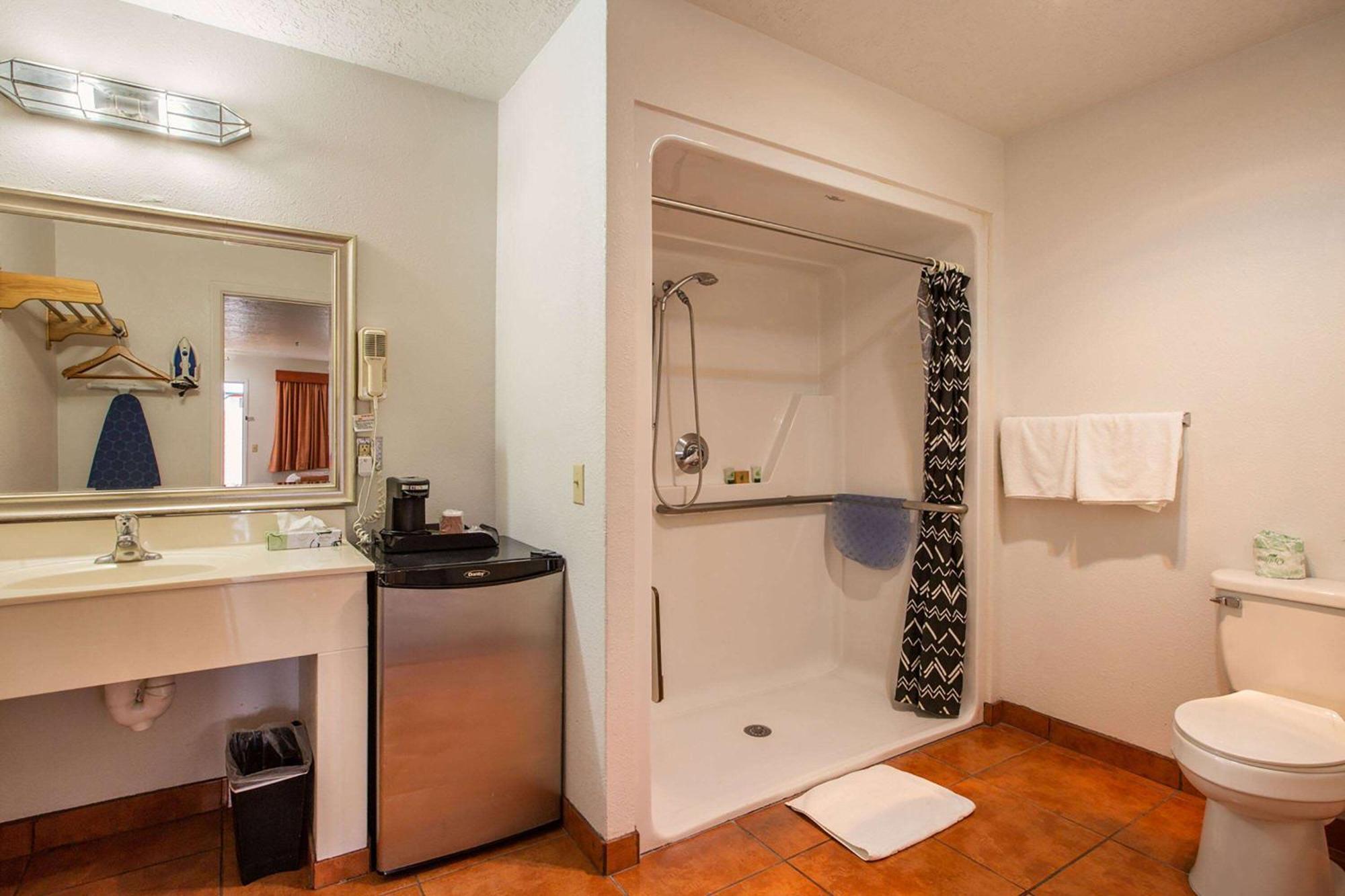 ألباكركي Sandia Peak Inn Old Town Abq, A Howard Johnson By Wyndham المظهر الخارجي الصورة