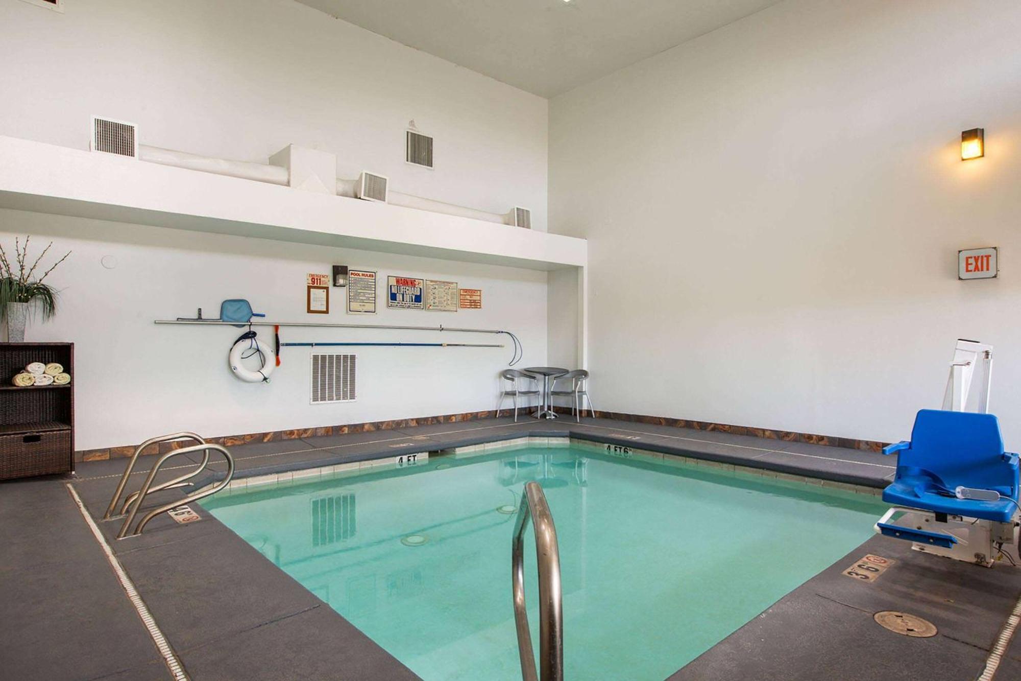 ألباكركي Sandia Peak Inn Old Town Abq, A Howard Johnson By Wyndham المظهر الخارجي الصورة
