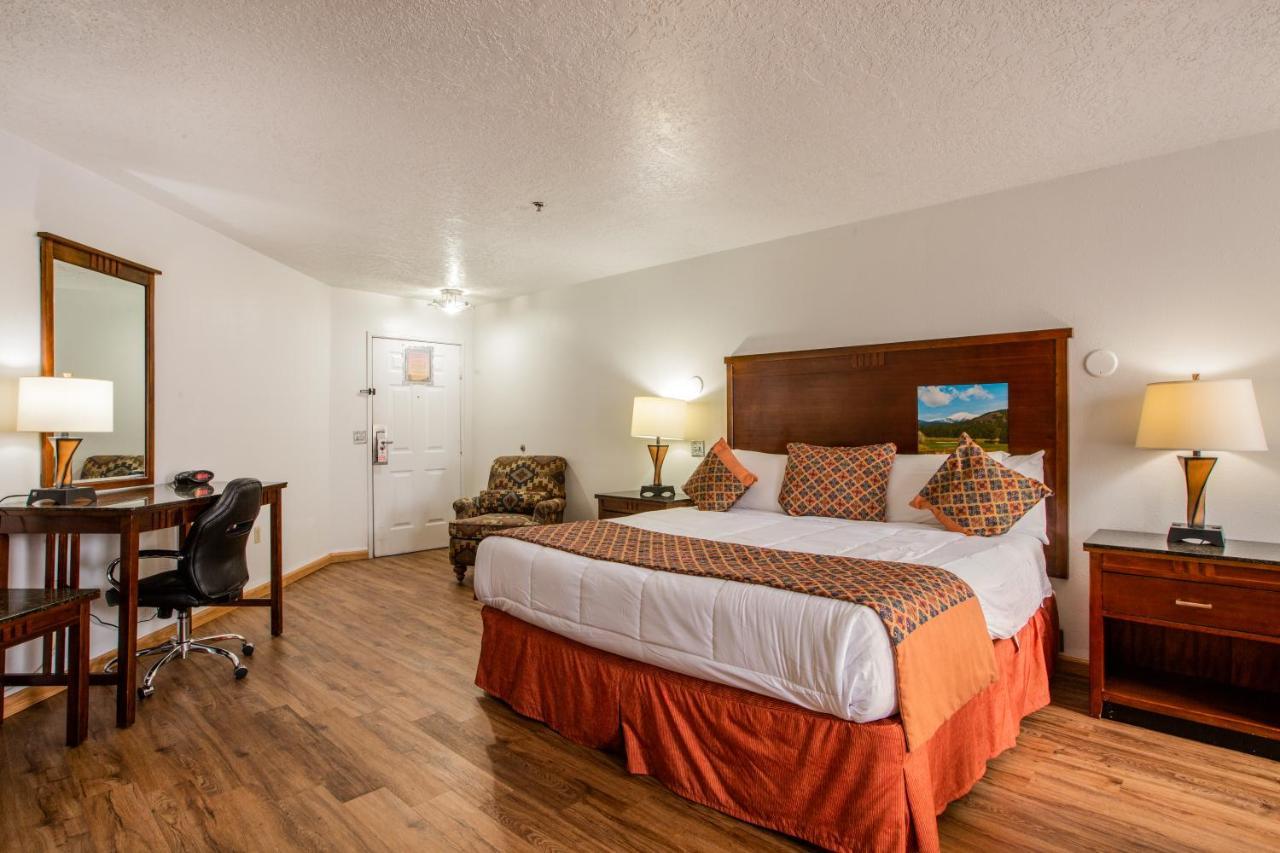 ألباكركي Sandia Peak Inn Old Town Abq, A Howard Johnson By Wyndham المظهر الخارجي الصورة