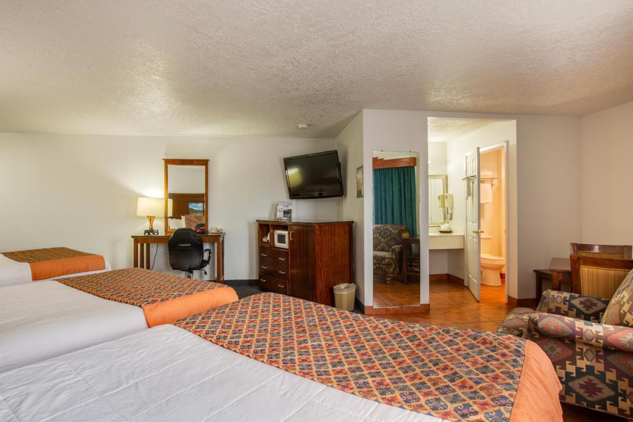 ألباكركي Sandia Peak Inn Old Town Abq, A Howard Johnson By Wyndham المظهر الخارجي الصورة