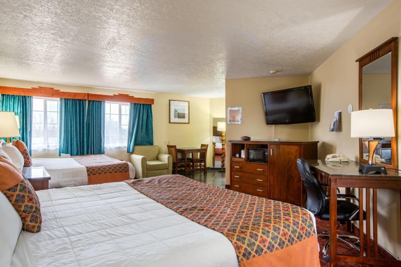 ألباكركي Sandia Peak Inn Old Town Abq, A Howard Johnson By Wyndham المظهر الخارجي الصورة