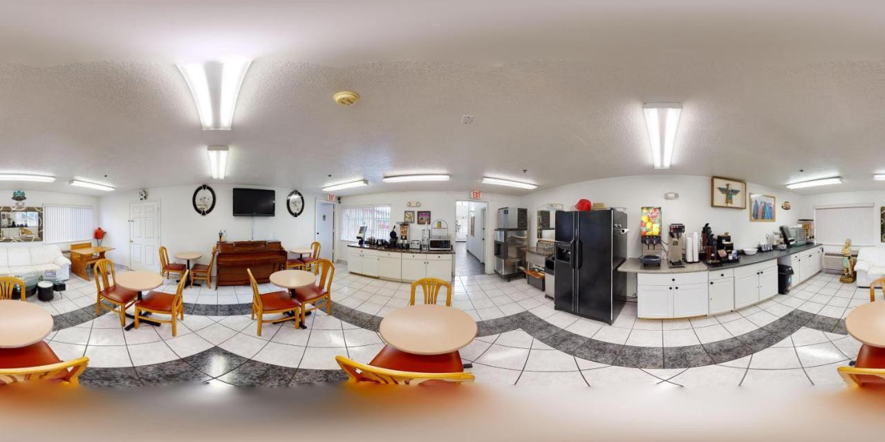 ألباكركي Sandia Peak Inn Old Town Abq, A Howard Johnson By Wyndham المظهر الخارجي الصورة