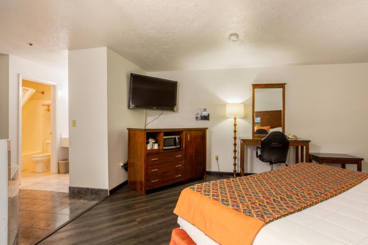 ألباكركي Sandia Peak Inn Old Town Abq, A Howard Johnson By Wyndham المظهر الخارجي الصورة