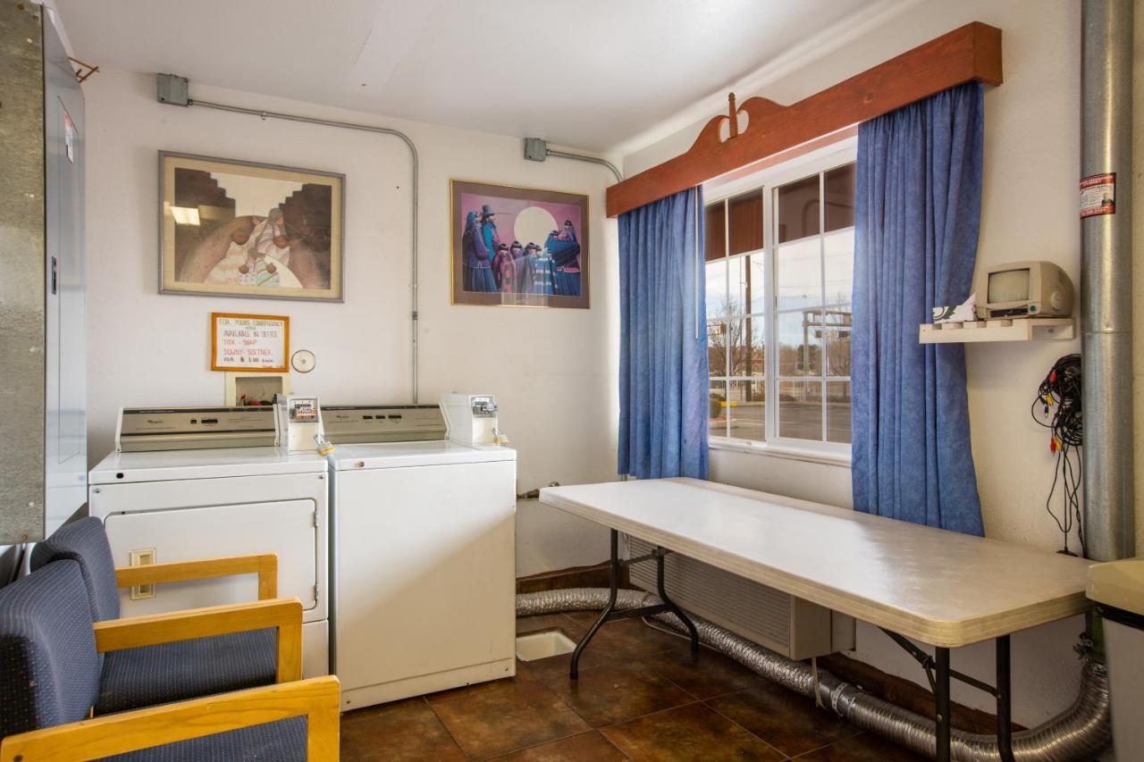 ألباكركي Sandia Peak Inn Old Town Abq, A Howard Johnson By Wyndham المظهر الخارجي الصورة